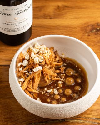 Z houbových farem jsme tentokrát vybrali hlívu růžovou, která v kombinaci s karamelizovaným topinamburem přináší úžasný...